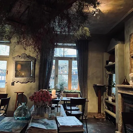 Bed and breakfast édouard Garden Café Guest *