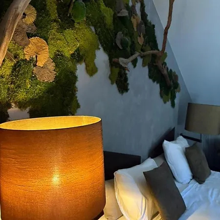 Edouard Garden Cafe Guest Bed & Breakfast