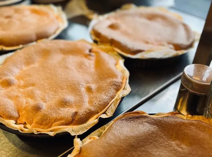 édouard Garden Café Guest